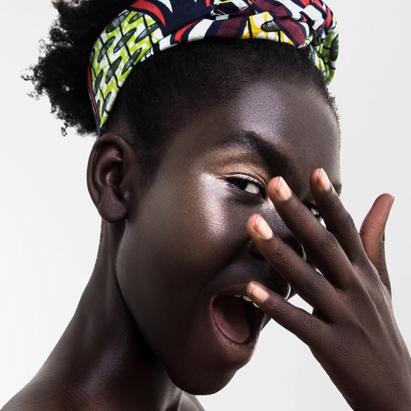 THE ORGANIC SKIN CO. IN THE SPOTLIGHT LUMINIZER HIGHLIGHT IN ROSE GOLD - Picture 5 of 16